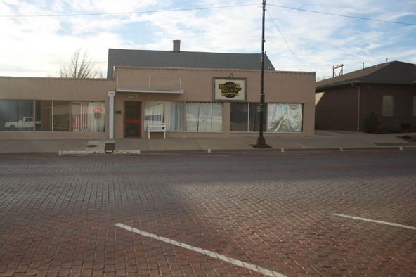 607 S Main St, Pratt, KS 67124